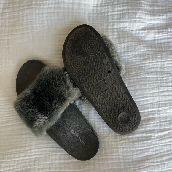 Steve Madden slides - Picture 2 of 2